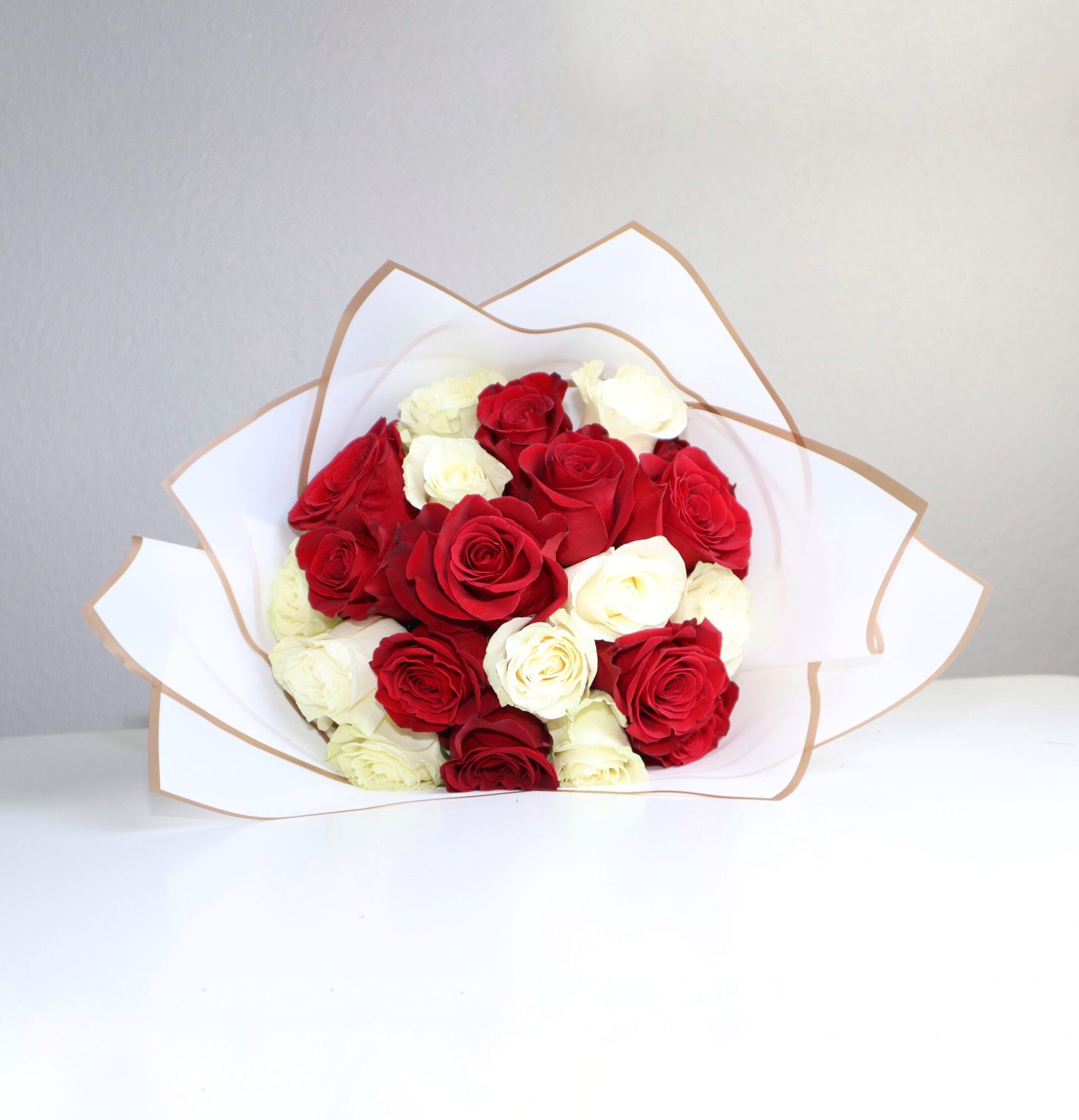 Bouquet Mixto Rosas Blancas y Rosas Rojas