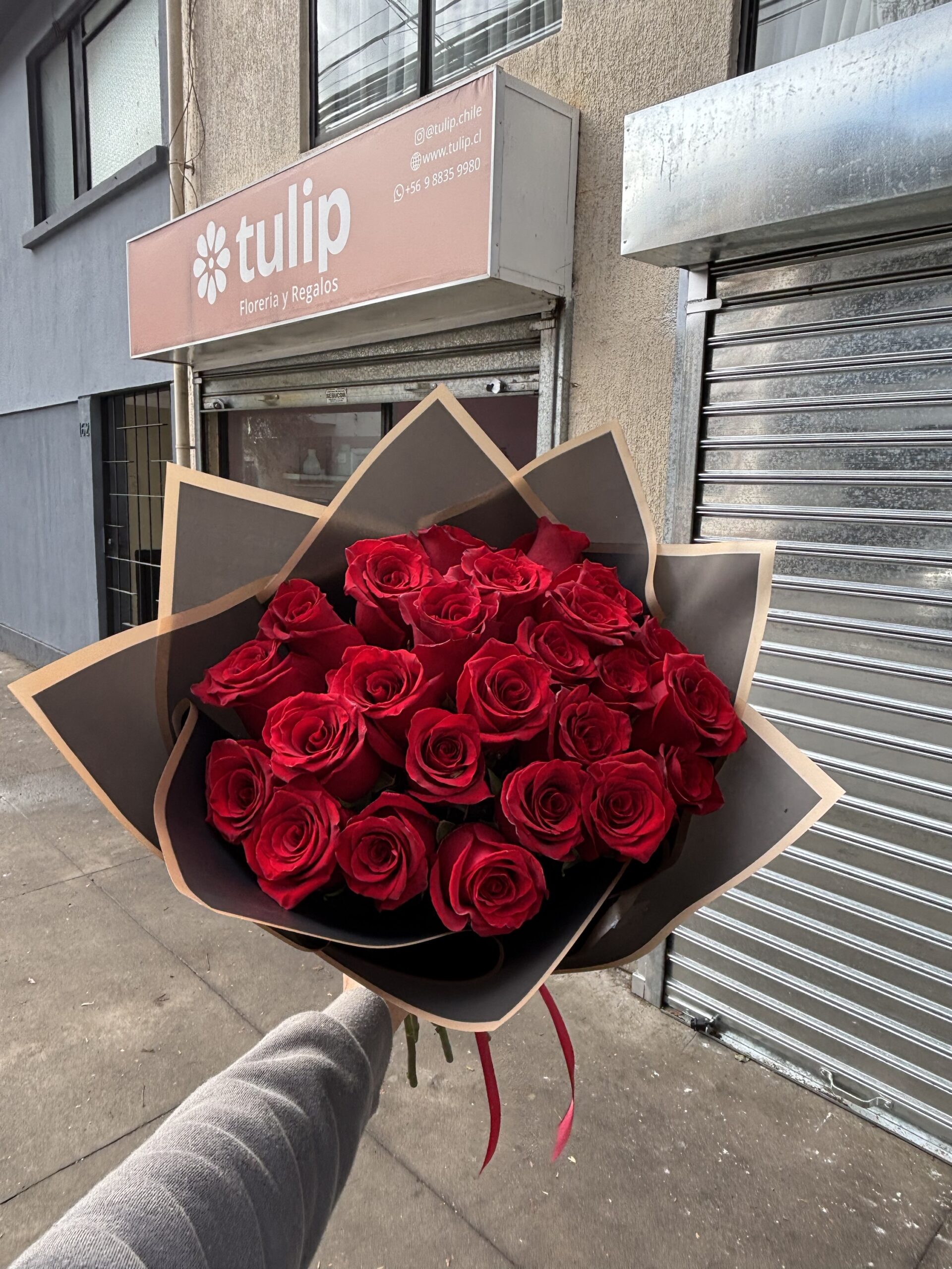 Bouquet Exclusivo 25 Rosas Rojas - Imagen 5