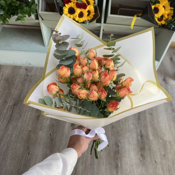 Ramo de Mini Rosas con Destellos