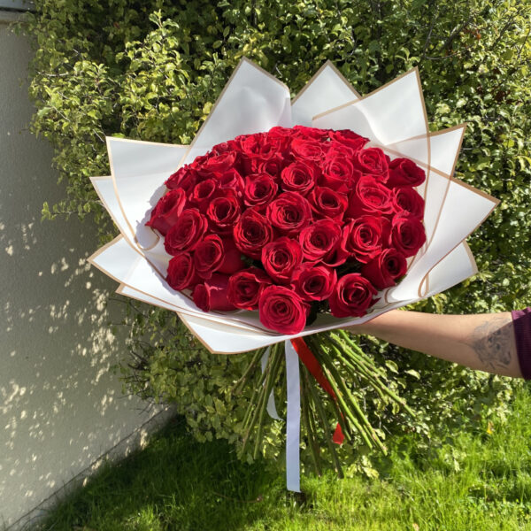 Ramo 50 Rosas Rojas Deluxe