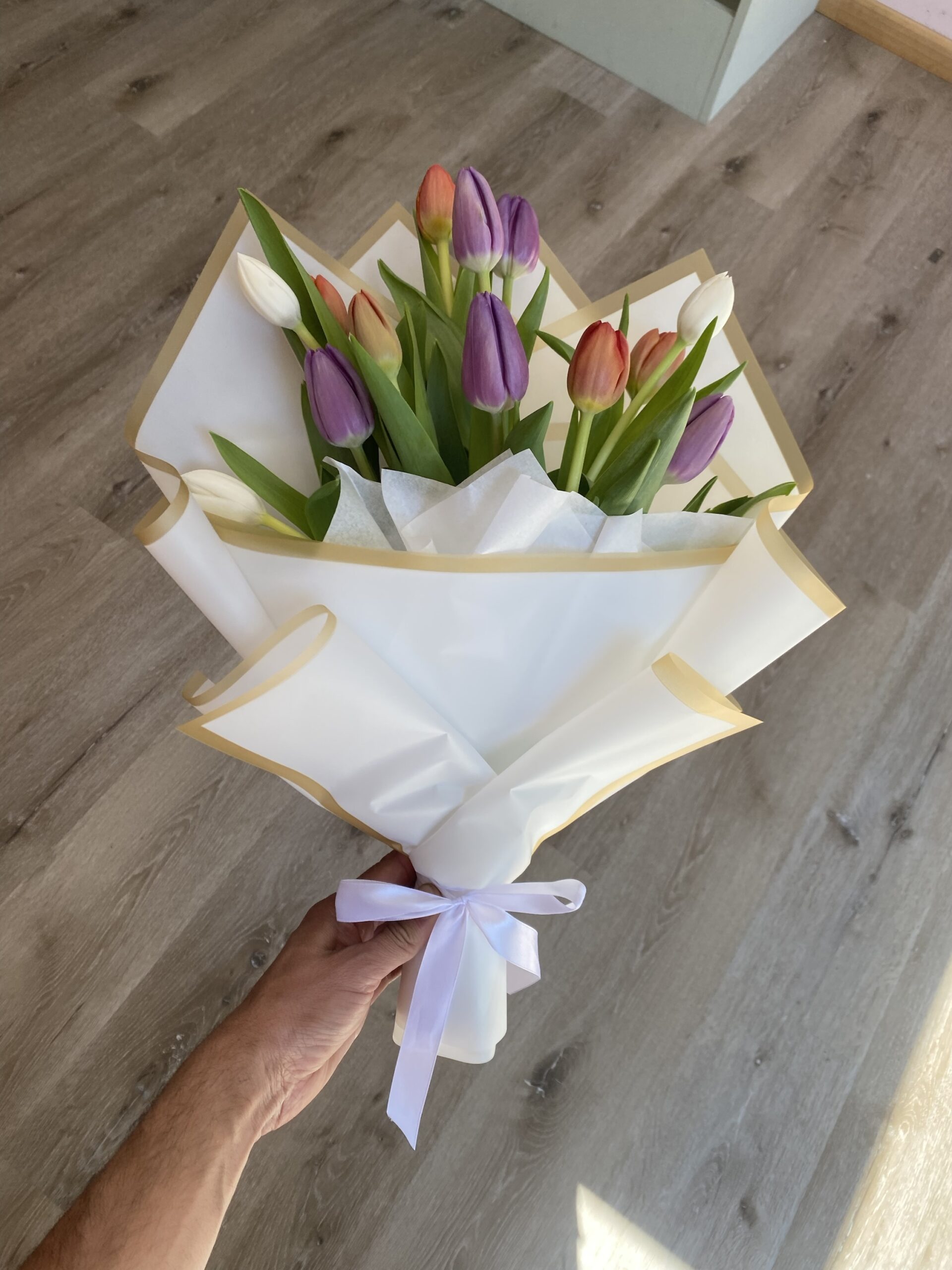 Ramo de Tulipanes Mixtos Deluxe - Imagen 3