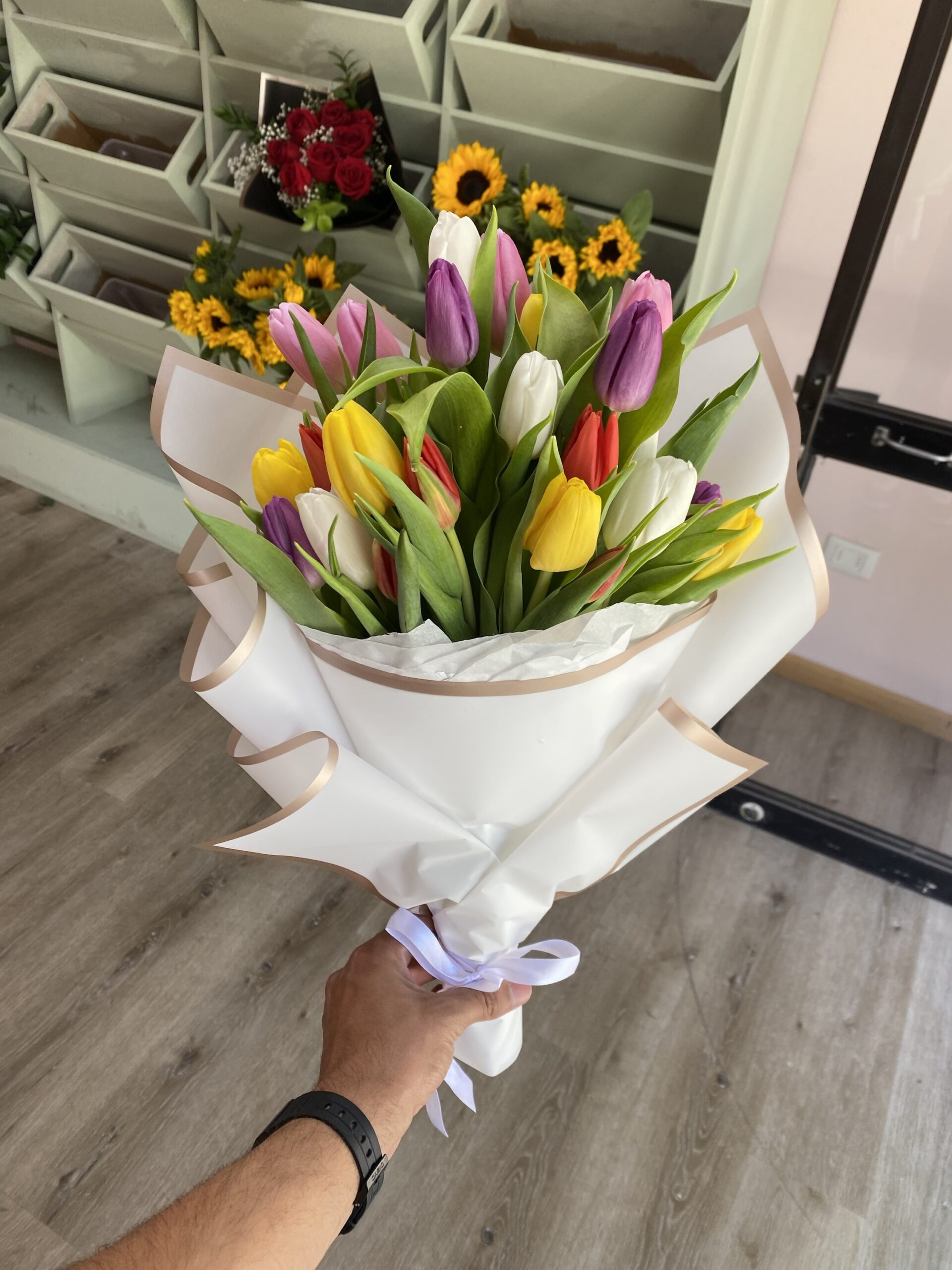 Ramo de 20 Tulipanes Mixtos Deluxe - Imagen 3