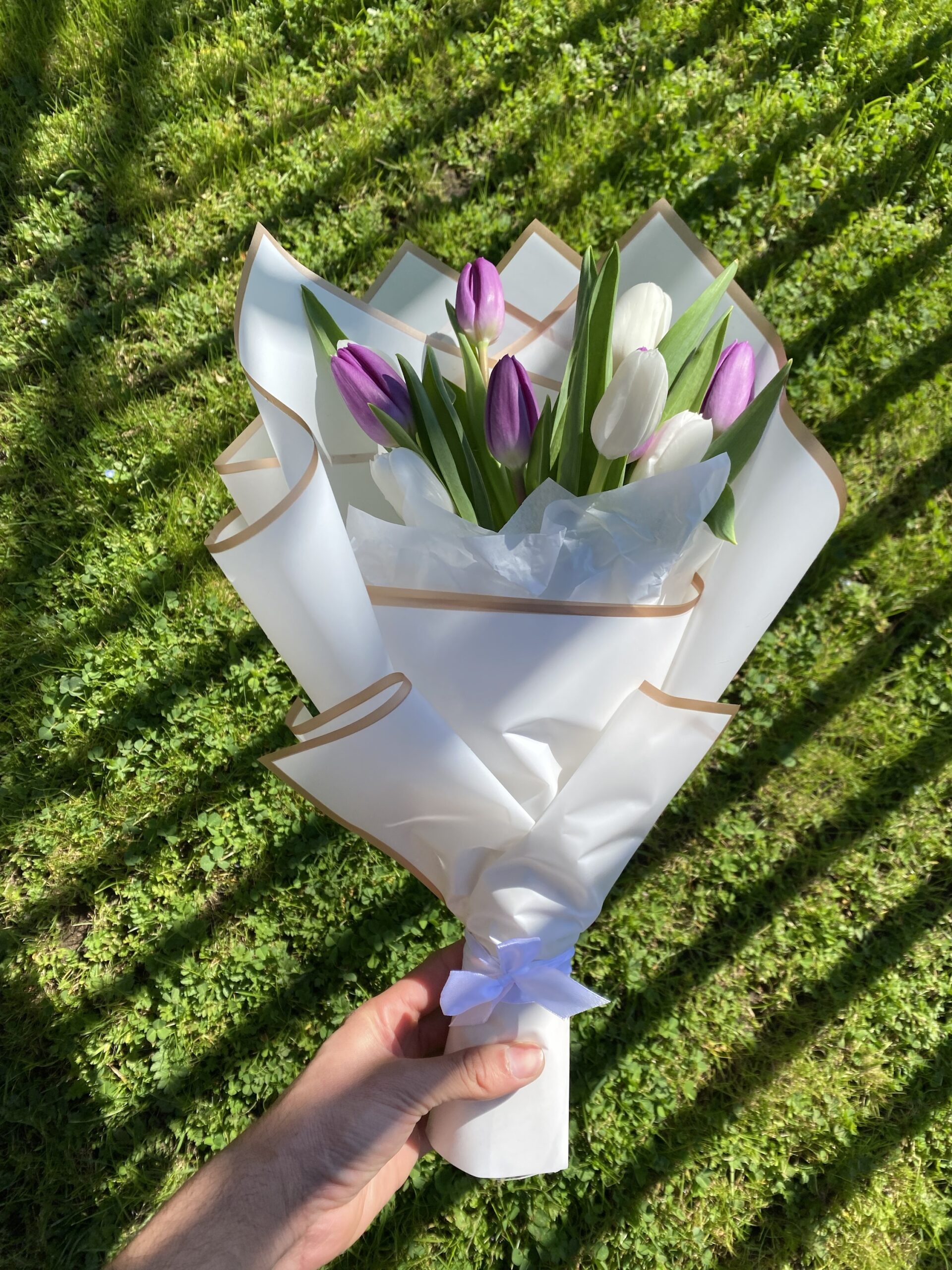 Ramo de Tulipanes Premium Lila - Blanco