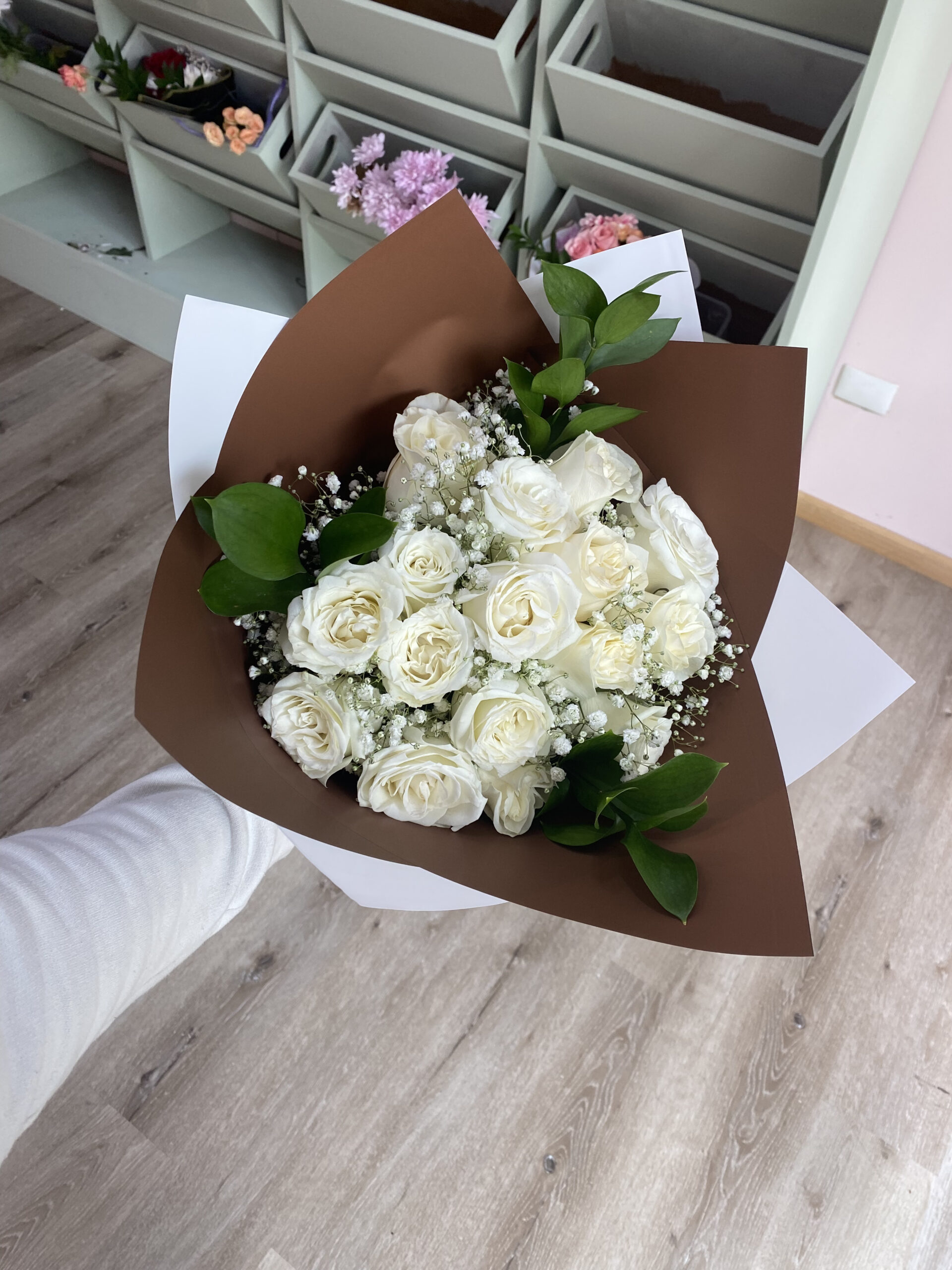 Bouquet Deluxe de Rosas Blancas - Imagen 3