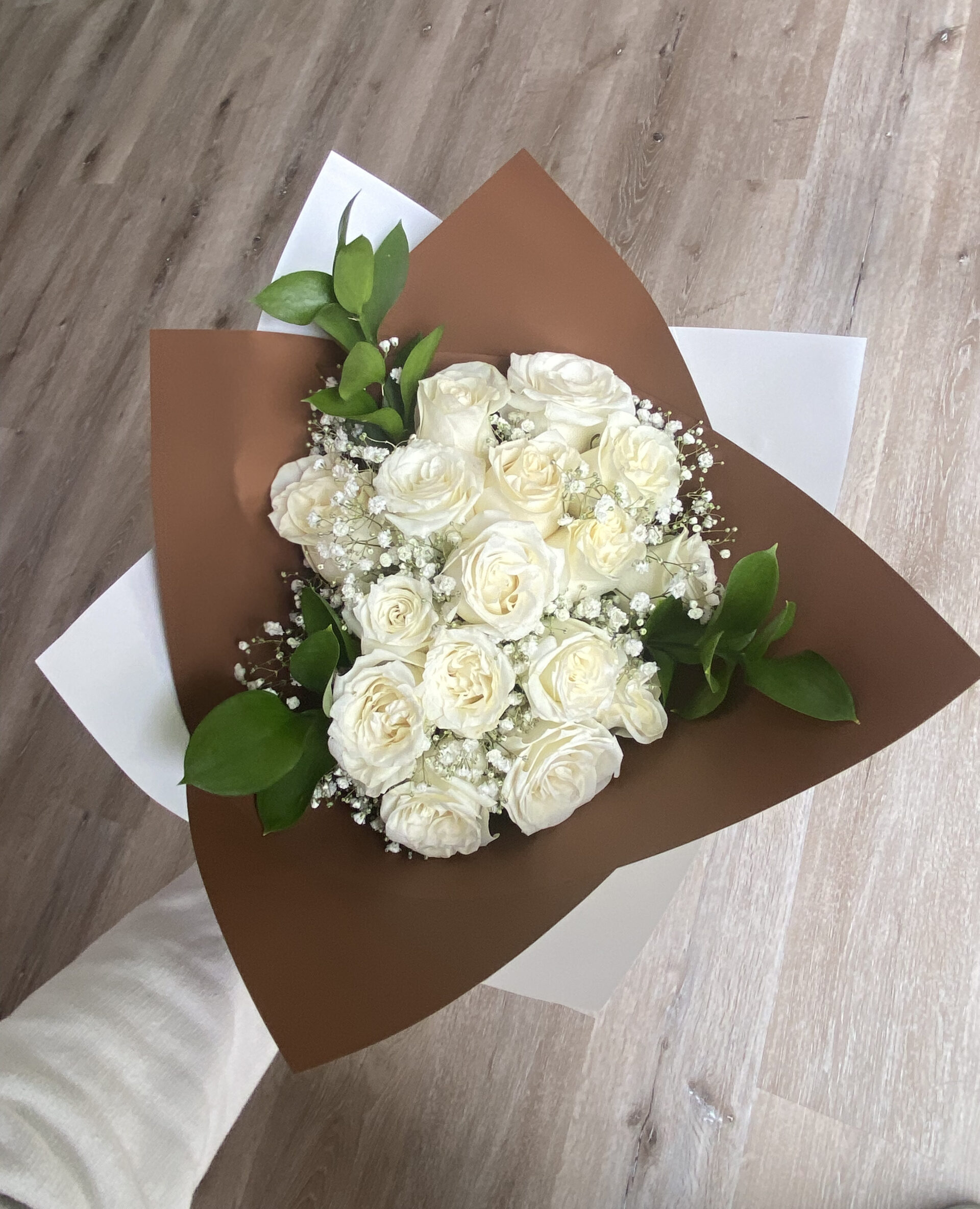 Bouquet Deluxe de Rosas Blancas