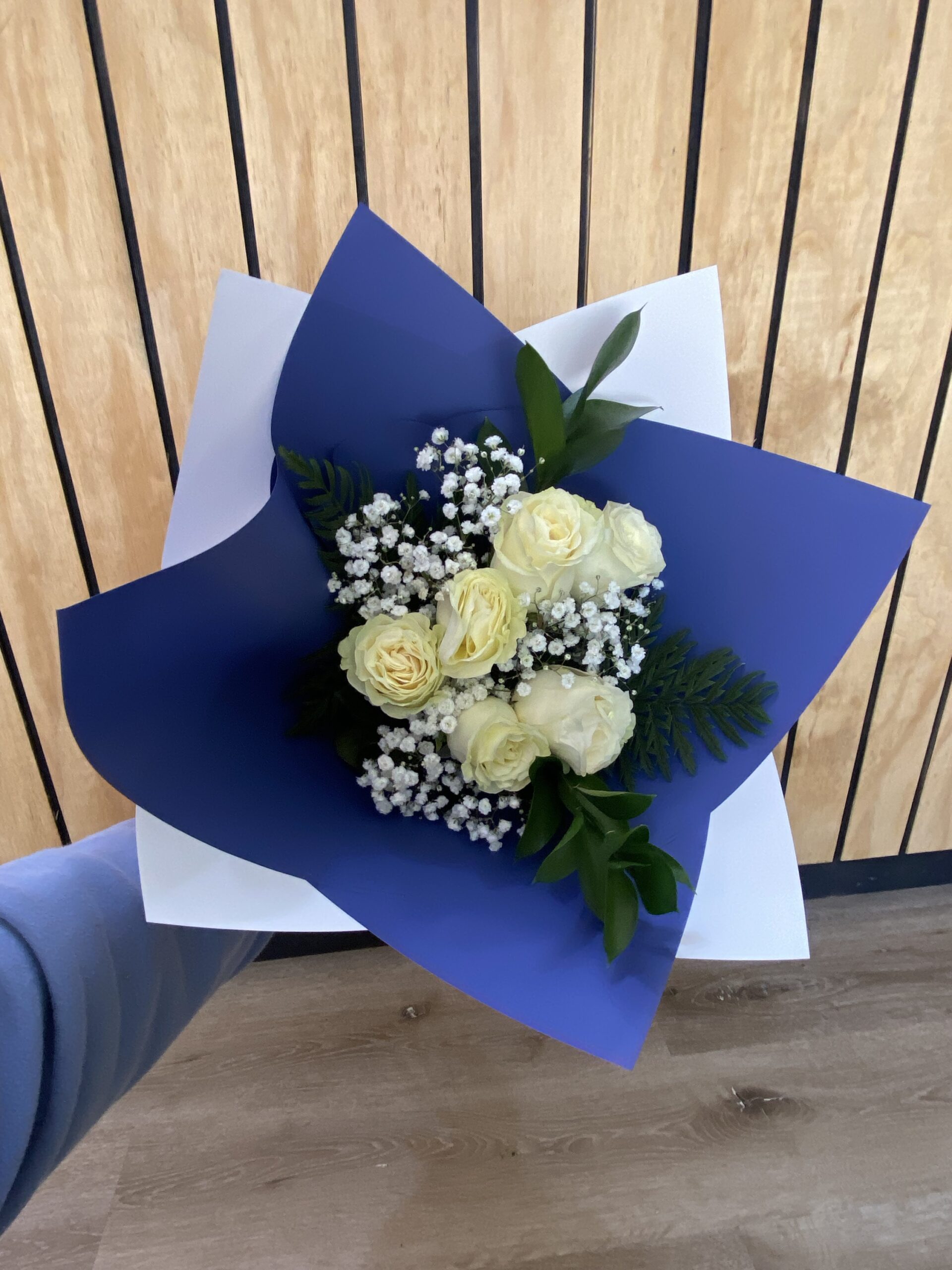 Ramo de 6 Rosas Blancas