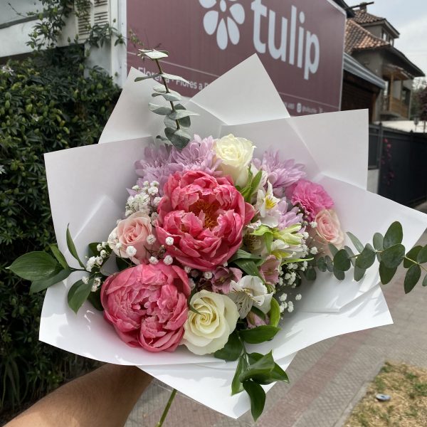Ramo de Flores Mixtas y Peonías